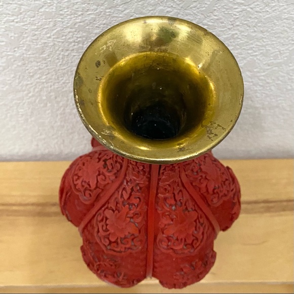 Vintage Cinnabar Red Carved Vase Floral Flower Ornate Brass Inlay 12.5-Inch Vase - Picture 11 of 15